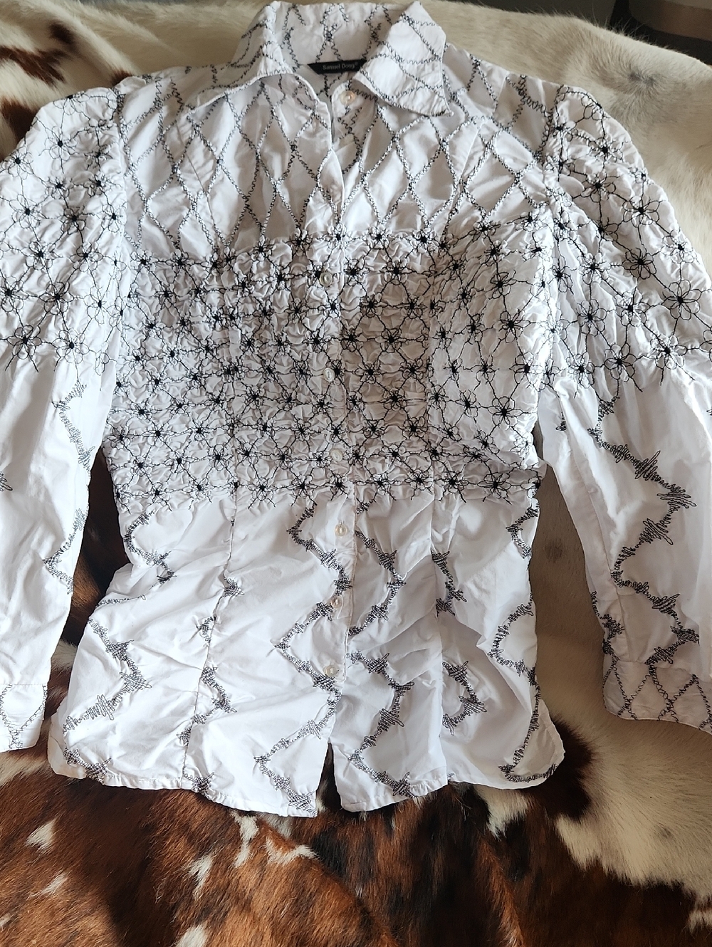 Samuel Dong White Blouse with Black Embroidered Pattern Sz MED